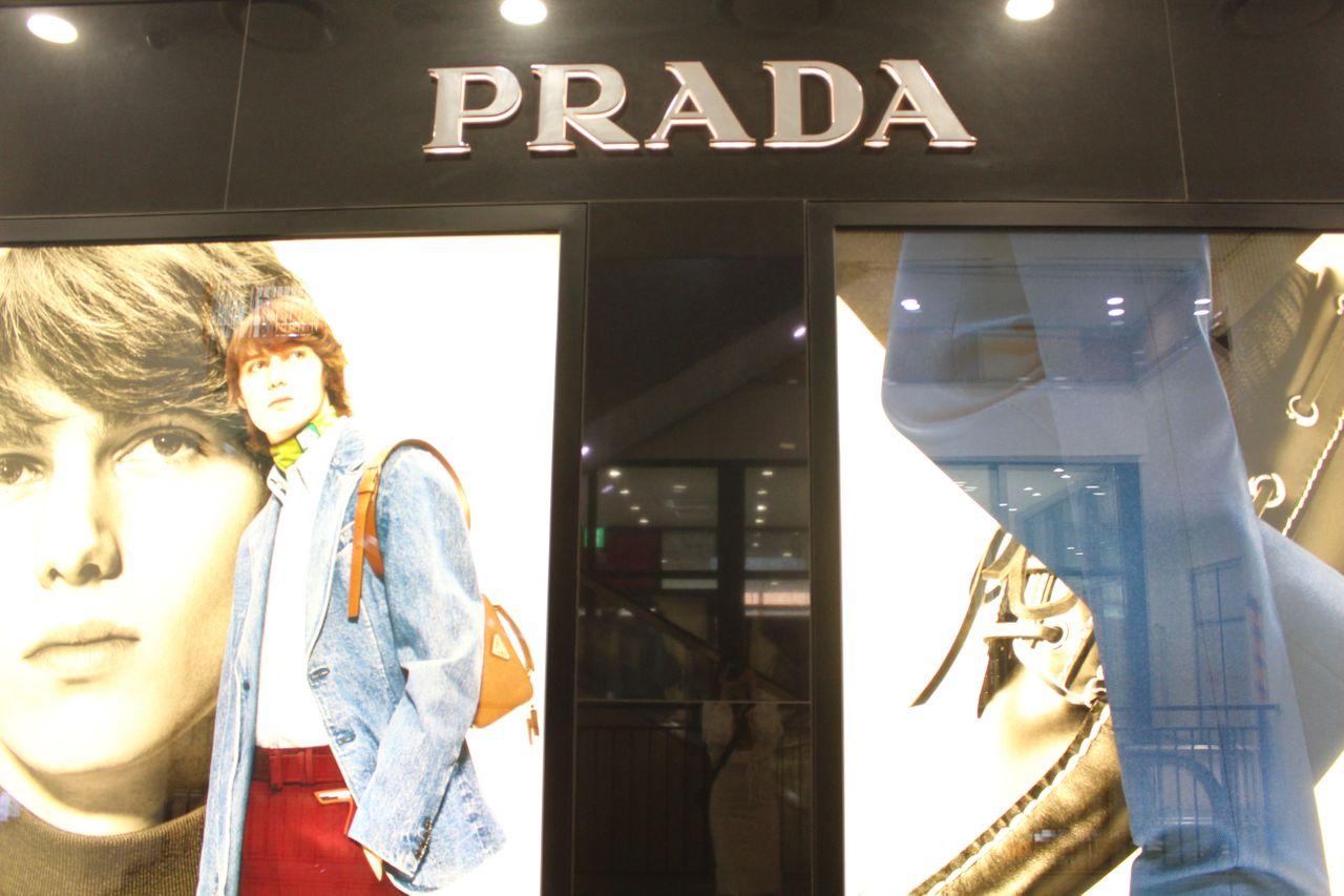 Paju outlet. shopping. premium outlet. seoul shopping. shopping in seoul. paju lotte premium outlet. hyundai department store. lotte department store.